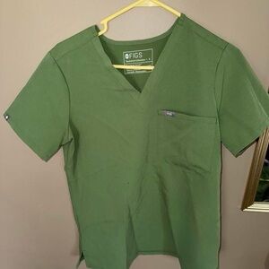 Figs Women’s Olive V-Neck Scrup Top & Jogger Set